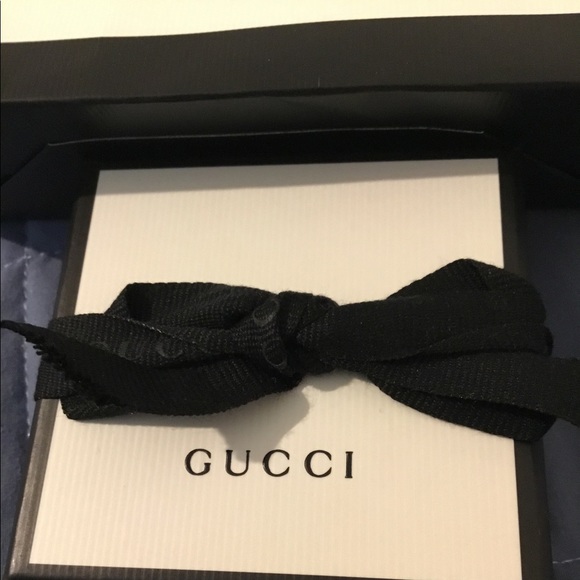 Authentic Gucci Small Jewelry Box & Ribbon - Picture 3 of 9